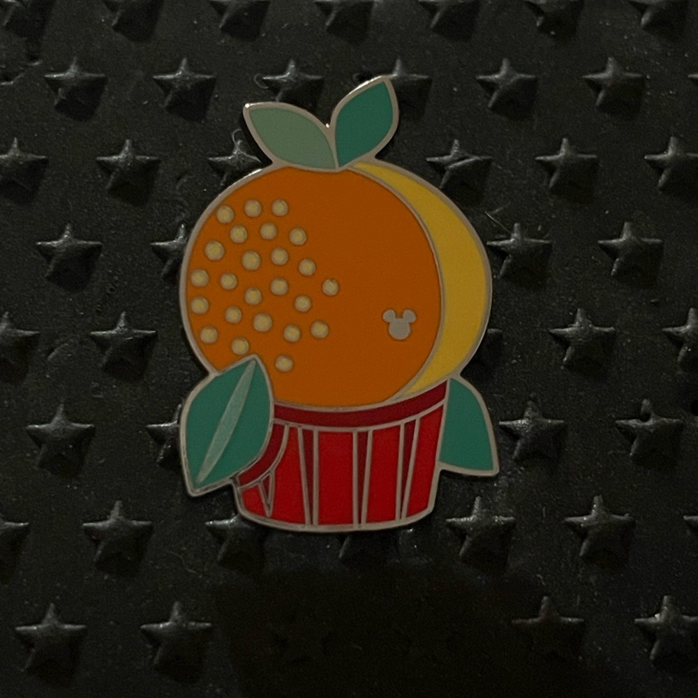 Disney orange bird cupcake pin